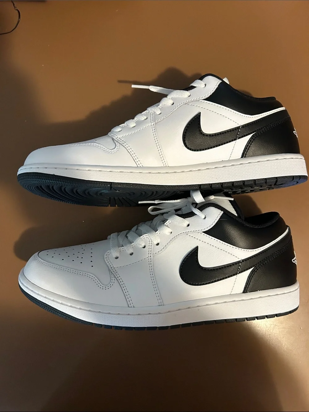 Jordan clean white